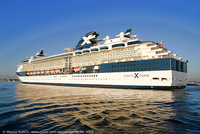Das Kreuzfahrtschiff CONSTELLATION (heute Kreuzfahrtschiff CELEBRITY CONSTELLATION) am 12. Juli 2005 im Ostseebad Warnem&uuml;nde.