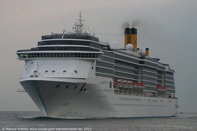 Das Kreuzfahrtschiff COSTA ATLANTICA von der Kreuzfahrtreederei Costa Crociere am 28. Mai 2010 im Kreuzfahrthafen Warnem&uuml;nde in der Hansestadt Rostock (Erstanlauf).