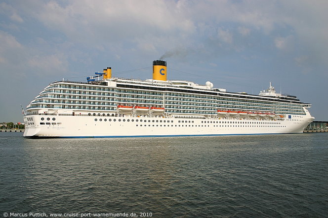 Das Kreuzfahrtschiff COSTA ATLANTICA von der Kreuzfahrtreederei Costa Crociere am 02. Juli 2010 im Kreuzfahrthafen Warnemünde in der Hansestadt Rostock.