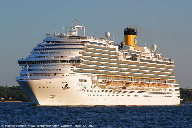 Das Kreuzfahrtschiff COSTA DIADEMA von der Kreuzfahrtreederei Costa Crociere am 16. Mai 2025 in Kiel (Deutschland).