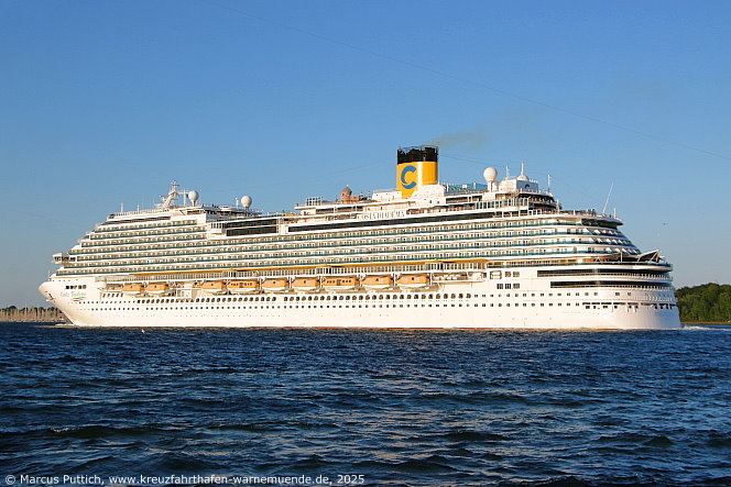 Das Kreuzfahrtschiff COSTA DIADEMA von der Kreuzfahrtreederei Costa Crociere am 16. Mai 2025 in Kiel (Deutschland).