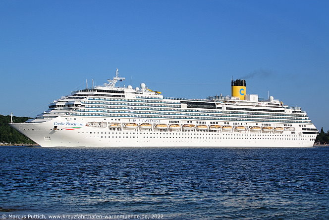 Das Kreuzfahrtschiff COSTA FASCINOSA am 30. Juni 2022 in Kiel (Deutschland).