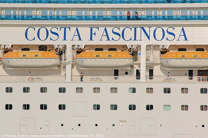 Das Kreuzfahrtschiff COSTA FASCINOSA am 30. Juni 2022 in Kiel (Deutschland).