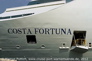 Das Kreuzfahrtschiff COSTA FORTUNA am 26. Mai 2012 im Kreuzfahrthafen Warnem&uuml;nde in der Hansestadt Rostock (Erstanlauf).