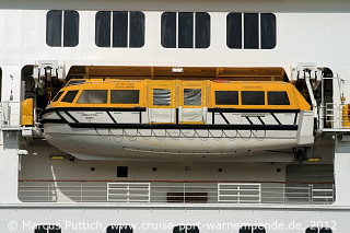 Das Kreuzfahrtschiff COSTA FORTUNA am 26. Mai 2012 im Kreuzfahrthafen Warnem&uuml;nde in der Hansestadt Rostock (Erstanlauf).