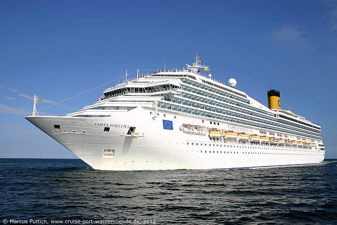 Das Kreuzfahrtschiff COSTA FORTUNA am 09. Juni 2012 im Kreuzfahrthafen Warnem&uuml;nde in der Hansestadt Rostock.