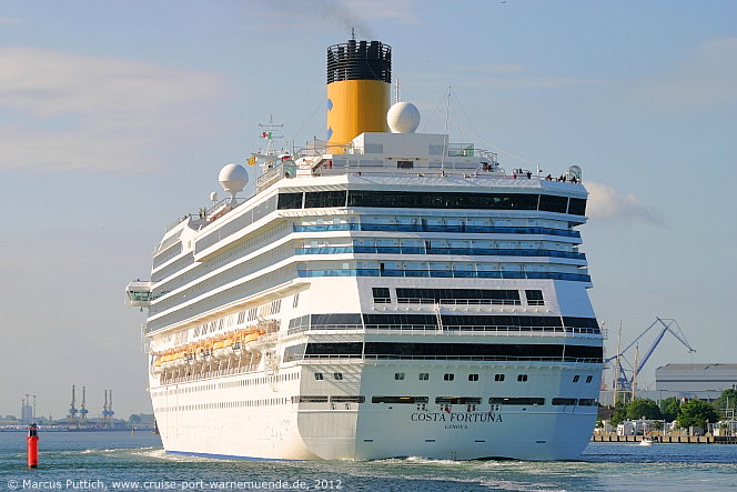 Das Kreuzfahrtschiff COSTA FORTUNA am 09. Juni 2012 im Kreuzfahrthafen Warnem&uuml;nde in der Hansestadt Rostock.
