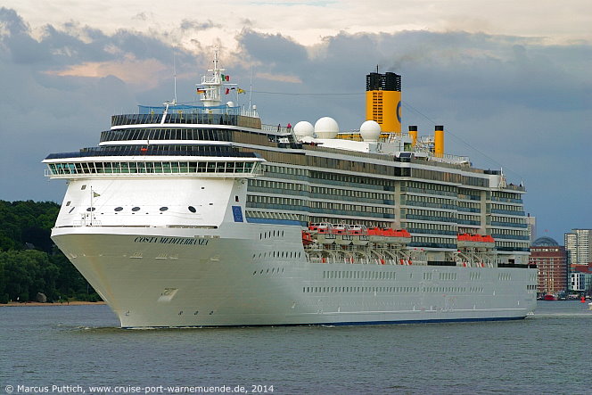 Das Kreuzfahrtschiff COSTA MEDITERRANEA von der Kreuzfahrtreederei Costa Crociere am 29. Juni 2014 in Hamburg (Deutschland).
