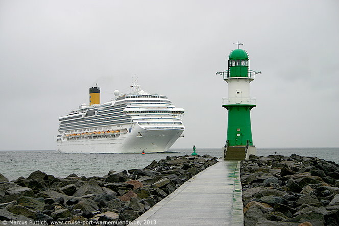 Das Kreuzfahrtschiff COSTA PACIFICA am 22. Mai 2013 im Kreuzfahrthafen Warnem&uuml;nde in der Hansestadt Rostock (Erstanlauf).
