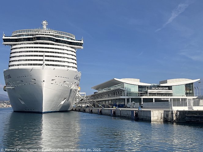 Das Kreuzfahrtschiff COSTA TOSCANA von der Kreuzfahrtreederei Costa Crociere am 16. Februar 2025 in Savona (Italien).