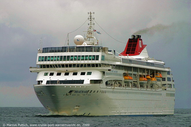 Das Kreuzfahrtschiff BRAEMAR am 12. August 2009 im Kreuzfahrthafen Warnem&uuml;nde in der Hansestadt Rostock.
