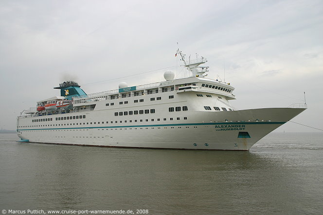 Das Kreuzfahrtschiff ALEXANDER VON HUMBOLDT am 30. November 2008 in Bremerhaven (Deutschland).