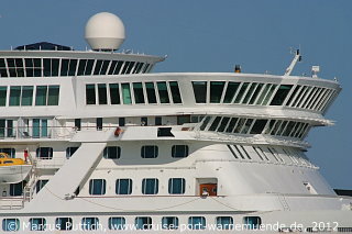 Das Kreuzfahrtschiff BALMORAL von der Kreuzfahrtreederei Fred. Olsen Cruise Lines am 23. Juli 2012 im Kreuzfahrthafen Warnem&uuml;nde in der Hansestadt Rostock.
