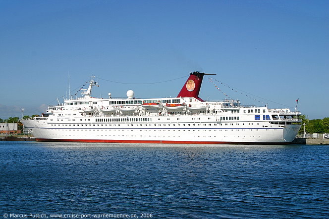 Das Kreuzfahrtschiff LILI MARLEEN am 14. Mai 2006 im Ostseebad Warnem&uuml;nde (Erstanlauf).