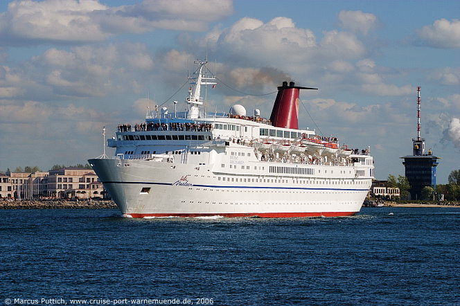 Das Kreuzfahrtschiff LILI MARLEEN am 14. Mai 2006 im Ostseebad Warnem&uuml;nde (Erstanlauf).