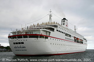 Das Kreuzfahrtschiff DEUTSCHLAND von der Kreuzfahrtreederei Reederei Peter Deilmann am 16. August 2005 im Kreuzfahrthafen Warnem&uuml;nde in der Hansestadt Rostock (Erstanlauf).