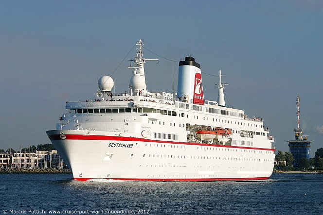 Kreuzfahrtschiff DEUTSCHLAND (1998) Kreuzfahrthafen Warnemünde