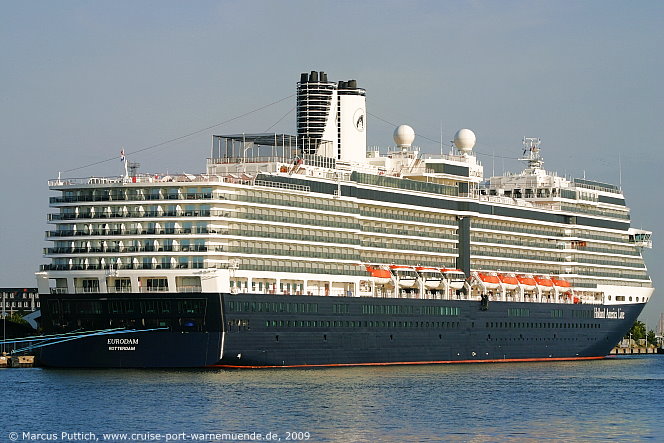 Das Kreuzfahrtschiff EURODAM am 02. August 2009 im Kreuzfahrthafen Warnemünde in der Hansestadt Rostock.
