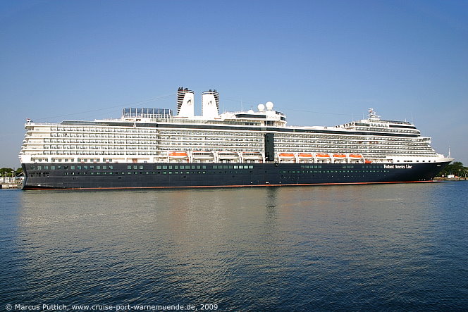 Das Kreuzfahrtschiff EURODAM am 02. August 2009 im Kreuzfahrthafen Warnemünde in der Hansestadt Rostock.