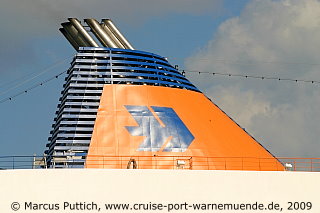 Das Kreuzfahrtschiff EUROPA am 23. August 2009 im Ostseebad Warnem&uuml;nde.