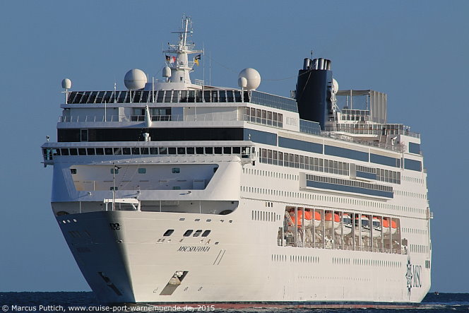 Das Kreuzfahrtschiff MSC SINFONIA am 07. Juni 2015 im Kreuzfahrthafen Warnem&uuml;nde in der Hansestadt Rostock.