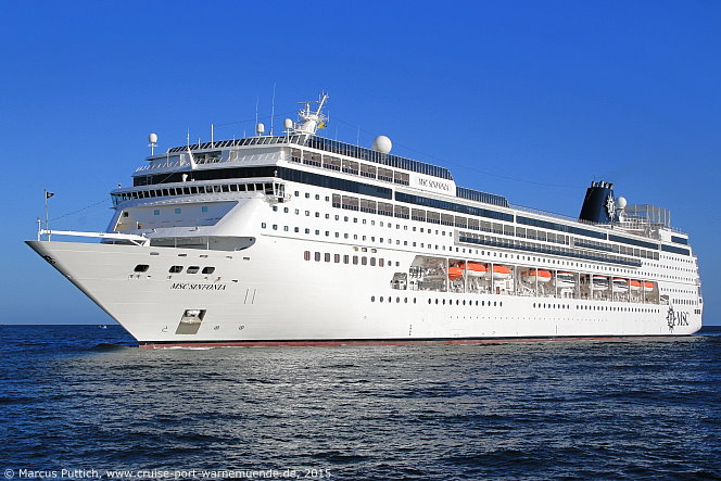 Das Kreuzfahrtschiff MSC SINFONIA am 07. Juni 2015 im Kreuzfahrthafen Warnem&uuml;nde in der Hansestadt Rostock.