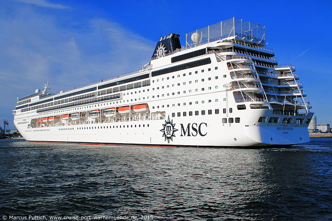 Das Kreuzfahrtschiff MSC SINFONIA am 07. Juni 2015 im Kreuzfahrthafen Warnem&uuml;nde in der Hansestadt Rostock.