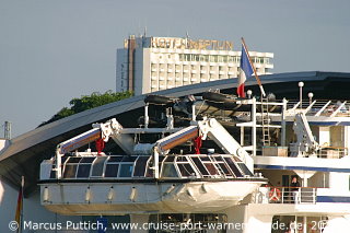 Das Kreuzfahrtschiff LE DIAMANT am 22. Juni 2010 im Ostseebad Warnem&uuml;nde.