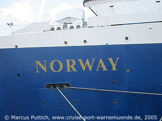 Das Kreuzfahrtschiff NORWAY am 23. Mai 2005 in Bremerhaven (Deutschland).