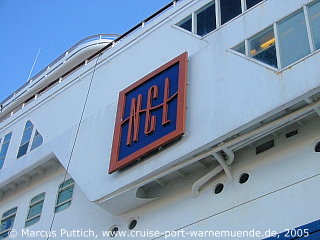 Das Kreuzfahrtschiff NORWAY am 23. Mai 2005 in Bremerhaven (Deutschland).