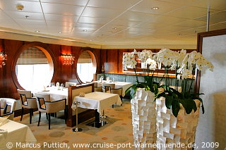 Das Kreuzfahrtschiff MEIN SCHIFF: Das Restaurant Richard's Feines Essen auf Deck 5.