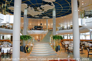 Das Kreuzfahrtschiff MEIN SCHIFF: Das Restaurant Atlantik auf Deck 5.