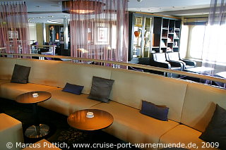 Das Kreuzfahrtschiff MEIN SCHIFF: Der Spielplatz Casino & Lounge auf Deck 7.