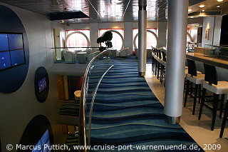 Das Kreuzfahrtschiff MEIN SCHIFF: Die Blaue Welt Sushi Bar auf Deck 7.