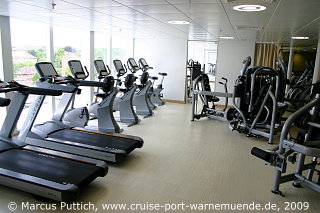 Das Kreuzfahrtschiff MEIN SCHIFF: Der Fitness Bereich auf Deck 11.