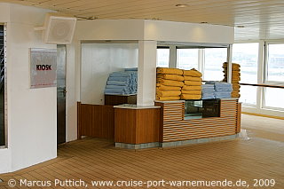 Das Kreuzfahrtschiff MEIN SCHIFF: Der Kiosk im Pool Bereich auf Deck 11.