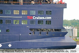 Das Kreuzfahrtschiff MEIN SCHIFF am 27. Juni 2009 in Kiel (Deutschland).