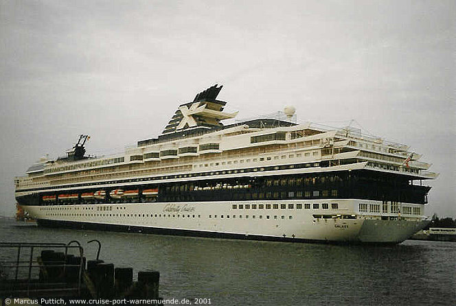 Das Kreuzfahrtschiff GALAXY am 08. August 2001 im Kreuzfahrthafen Warnemünde in der Hansestadt Rostock.