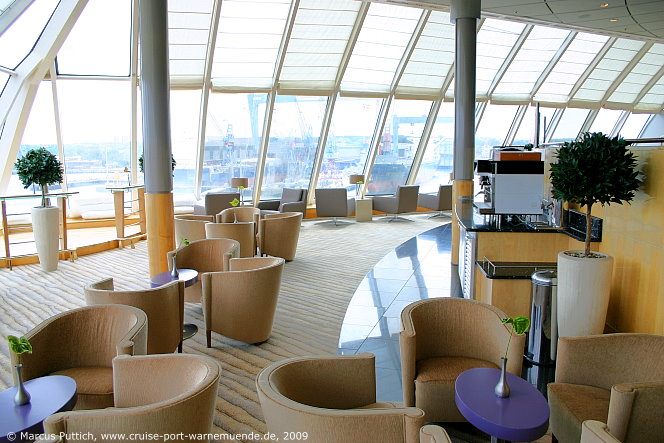 Das Kreuzfahrtschiff MEIN SCHIFF: Die X-Lounge auf Deck 12.