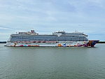Kreuzfahrtschiff GENTING DREAM am 05. Dezember 2022 in Port Klang (Malaysia)