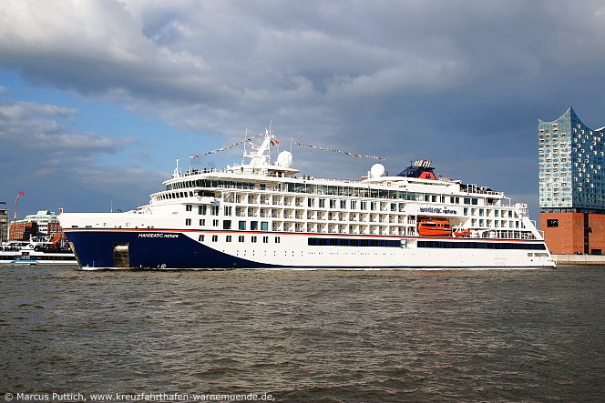 Das Kreuzfahrtschiff HANSEATIC nature am 05. Mai 2019 in Hamburg (Deutschland).