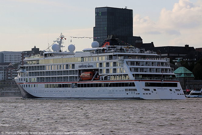 Das Kreuzfahrtschiff HANSEATIC nature am 05. Mai 2019 in Hamburg (Deutschland).