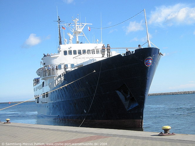 Das Kreuzfahrtschiff ANDREA am 19. August 2004 im Ostseebad Warnemünde (Erstanlauf).