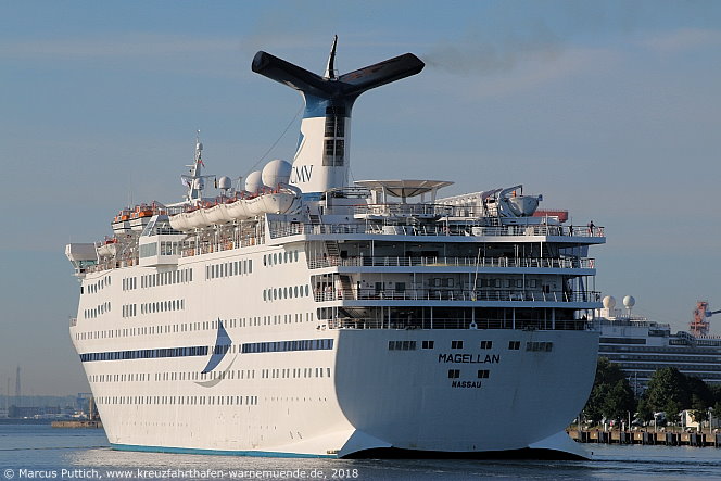 Das Kreuzfahrtschiff MAGELLAN am 23. Mai 2018 im Kreuzfahrthafen Warnem&uuml;nde in der Hansestadt Rostock.