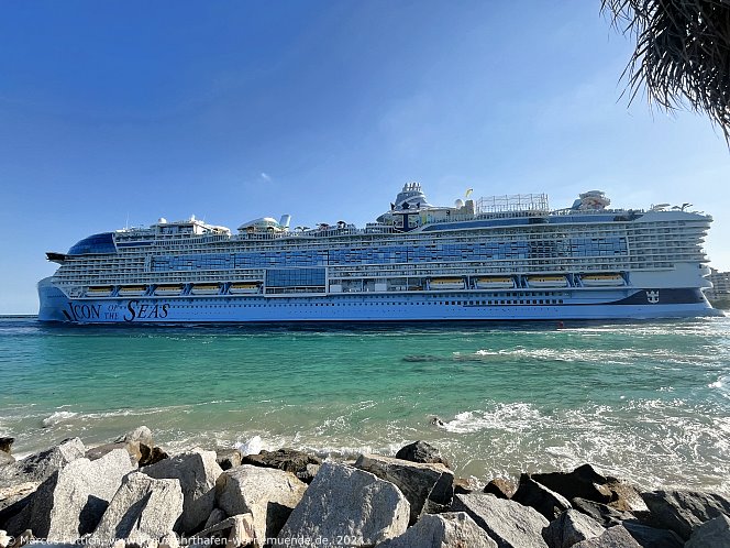 Das Kreuzfahrtschiff ICON OF THE SEAS am 06. April 2024 in Miami, FL (USA).