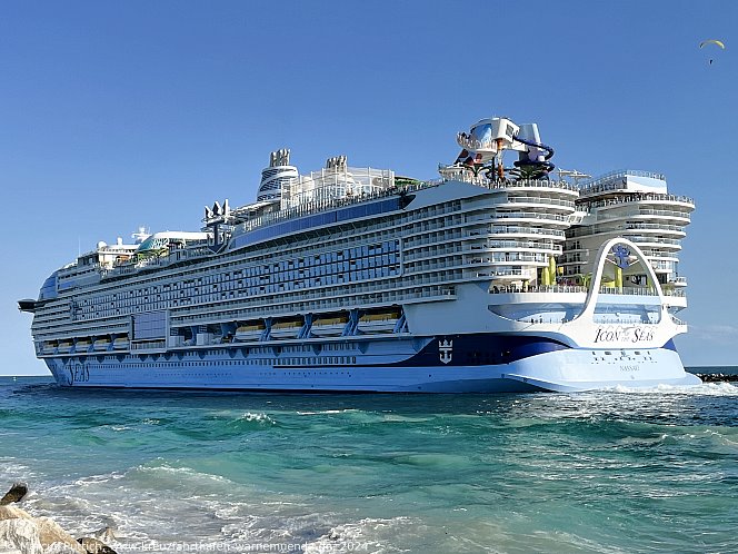 Das Kreuzfahrtschiff ICON OF THE SEAS am 06. April 2024 in Miami, FL (USA).
