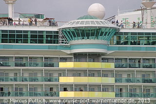 Das Kreuzfahrtschiff INDEPENDENCE OF THE SEAS von der Kreuzfahrtreederei Royal Caribbean International am 15. Juni 2013 in Southampton (England).