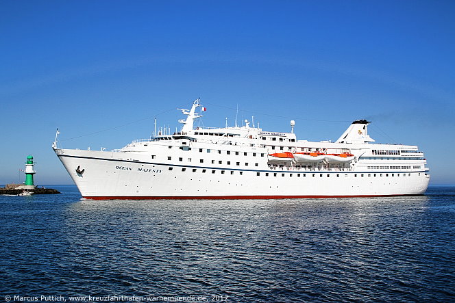 Das Kreuzfahrtschiff OCEAN MAJESTY am 27. Mai 2017 im Kreuzfahrthafen Warnemünde in der Hansestadt Rostock.