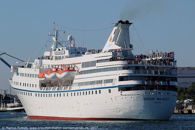 Das Kreuzfahrtschiff OCEAN MAJESTY am 27. Mai 2017 im Kreuzfahrthafen Warnem&uuml;nde in der Hansestadt Rostock.