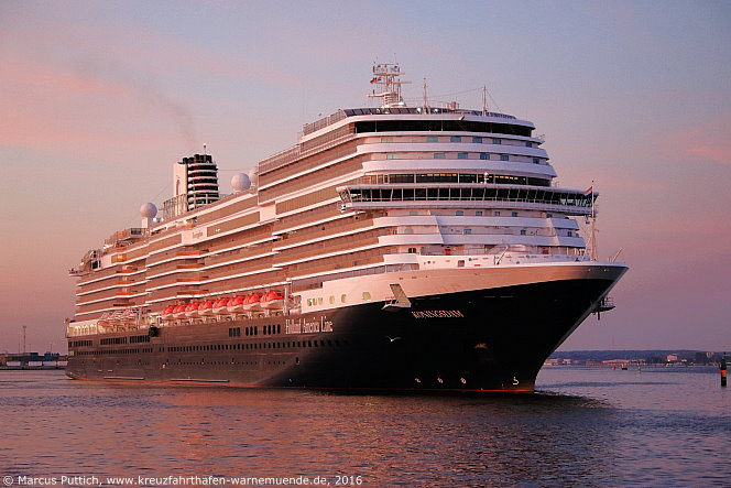 Das Kreuzfahrtschiff KONINGSDAM am 07. September 2016 im Kreuzfahrthafen Warnemünde in der Hansestadt Rostock.